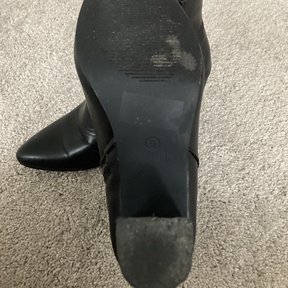 3/$10 SALE Pointed Toe Heeled Black Booties - Picture 2 of 4